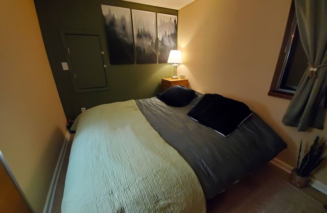 Peaceful Cabin with WiFi in Charming Markleeville