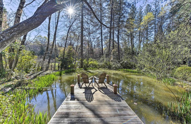Peaceful Cottage w/Grill & Yard in Grass Valley!