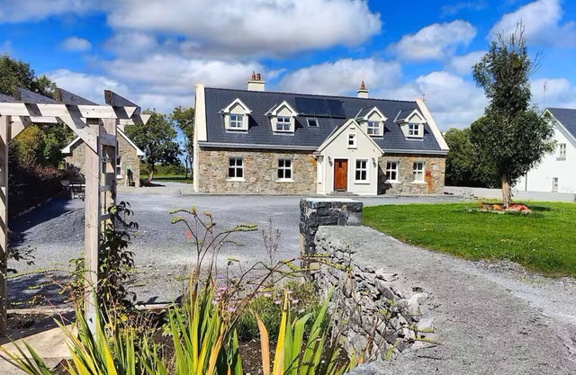 Peaceful country home, spacious and warm, family friendly