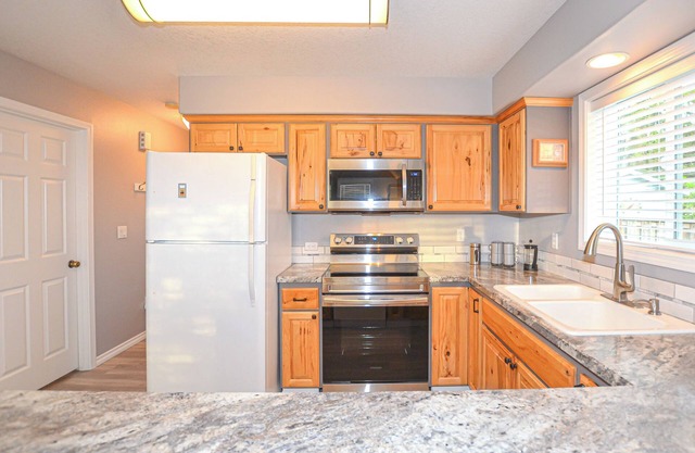 Peaceful Creekside Oasis in Tranquil Rockaway Beach