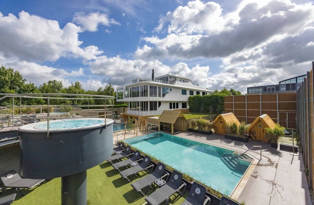 Peaceful Escape Surrounded by Nature, Spa, and Wellness Options