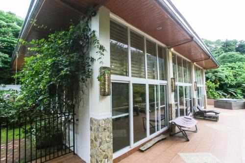 Peaceful Forest Haven 3 BR Bangkong Kahoy