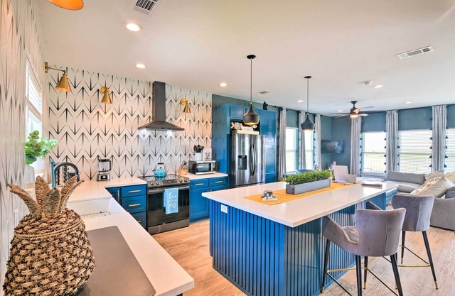 Peaceful Galveston Getaway w/Deck: Walk to Beach