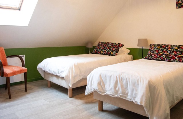 Peaceful Gîte for 6 near La Flèche Zoo with Garden, BBQ, and WiFi