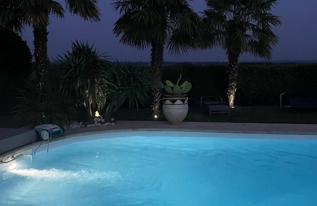 Peaceful haven located between Royan and Bordeaux, offering a variety of activities