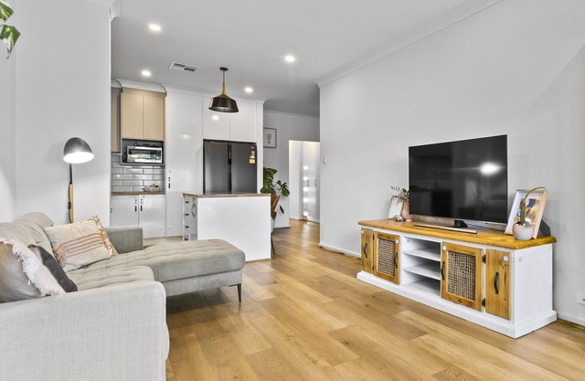 Peaceful Home in Largs North