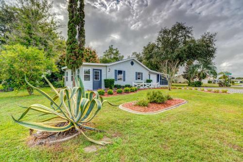 Peaceful Lady Lake Home with Screened-In Porch!