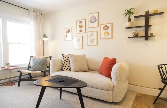Peaceful & minutes from the Old Port with private parking