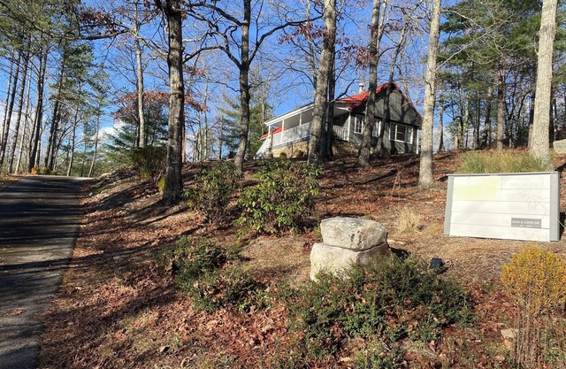 Peaceful mountain retreat with veiws