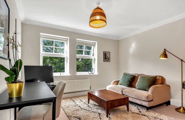 Peaceful One Bed Apartment in Summertown with Garden & Parking