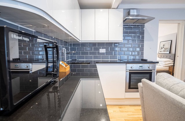 Peaceful, Pet-Friendly 1DBL Bed Flat by South Parkn