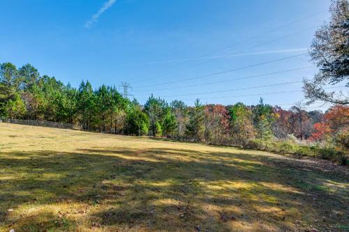 Peaceful Troutman Home 5 Mi to Lake Norman!