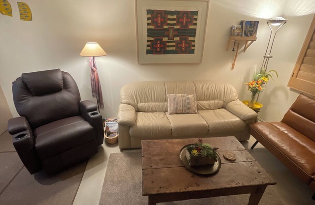 Peaceful Villa-2 Bdrm-near Pool