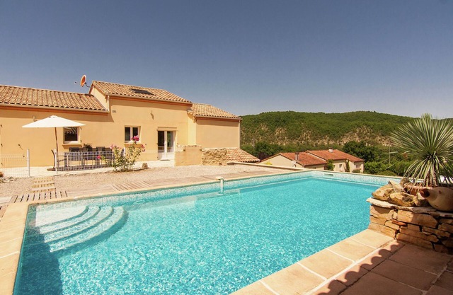 Peaceful Villa in Calamane with Private Pool
