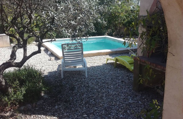 Peaceful villa with swimming pool, ideal for family, a few km from UZES GARD