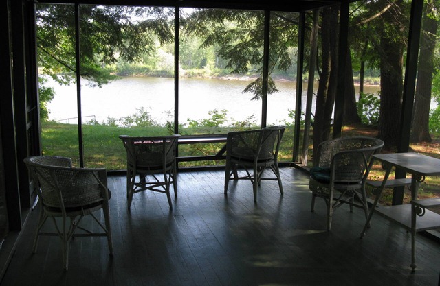 Peaceful Vintage Retreat on Pristine St Croix River near Marine-on-St-Croix