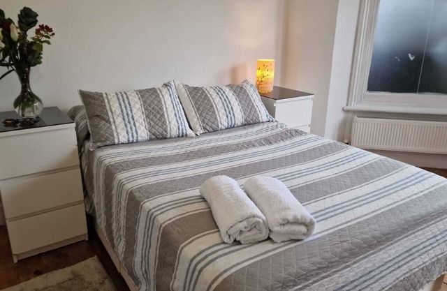 Peaceful well equipped flat near central London