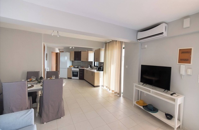 Pearl Apartment with communal pool and sea view