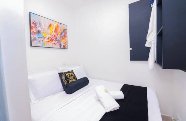 Pearl Luxury Studio with Pool, Free Parking and Netflixnn