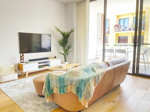 Pearl On Pakenham- Modern & Central W King Beds