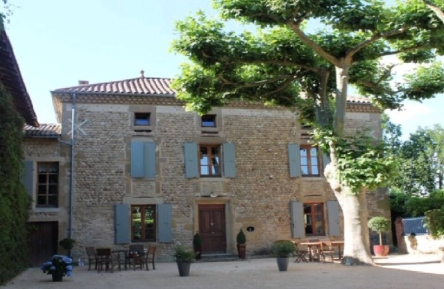 Pebble house typical of the Drôme hills with jacuzzi