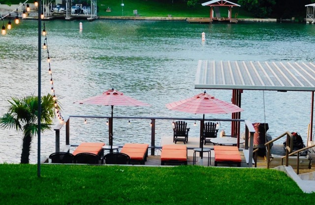 Pecan House located on Lake LBJ. Open water, beautiful yard, shaded pecan trees!
