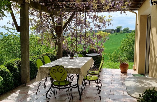 Pech Ferrat, Pleine Campagne sur 1 Ha Arboré, vue sur la Vallée et les Coteaux