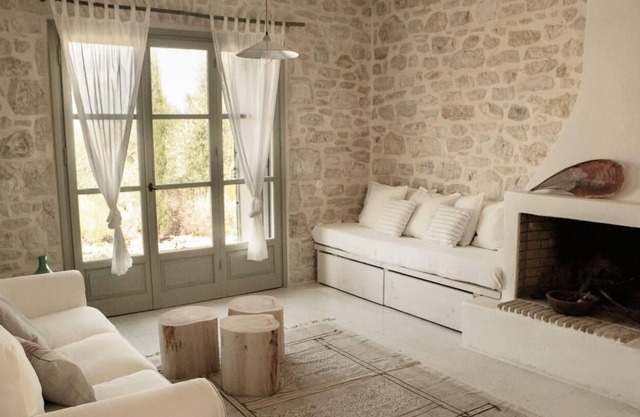 Pelagoo Residence - Amazing Stone House in Kalamos