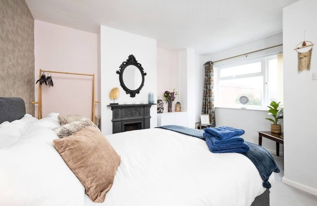 Pendicke Cottage | 3 bed house | Sleeps 6 | Southam Centre | Dog Friendly | Inspire Homes