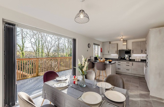 Peninsula Suites - The Tors