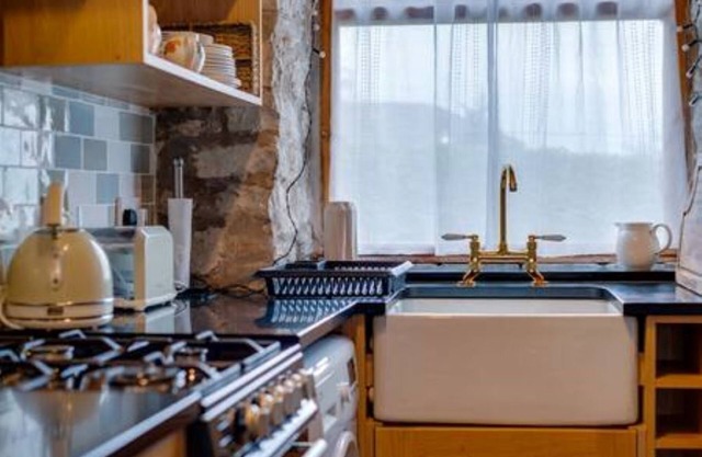 Penny Post Cottage - charming character cottage on the edge of the Lake District