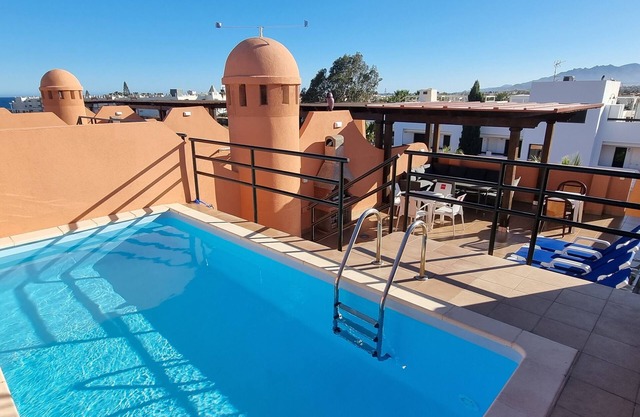 Penthouse, 2 bedrooms, private pool on solarium and barbecue. 60m from beach.