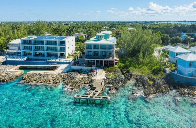 Penthouse 2Bd/2Bth Oceanfront Condo-Onsite Dining