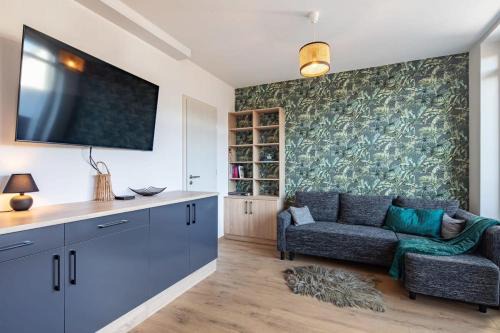 Penthouse - Free Parking - Sunny Home