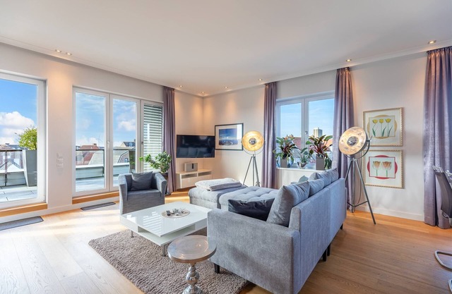 Penthouse Horizont vacation apartment in Husum for up to 4 people