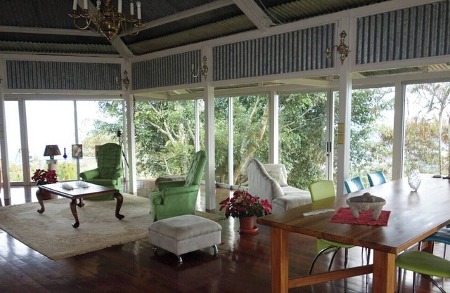 Penthouse in the jungle