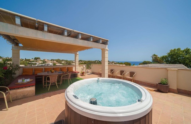 Penthouse Las Palmeras by Interhome