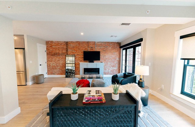 Penthouse Loft- 2 Bedrooms