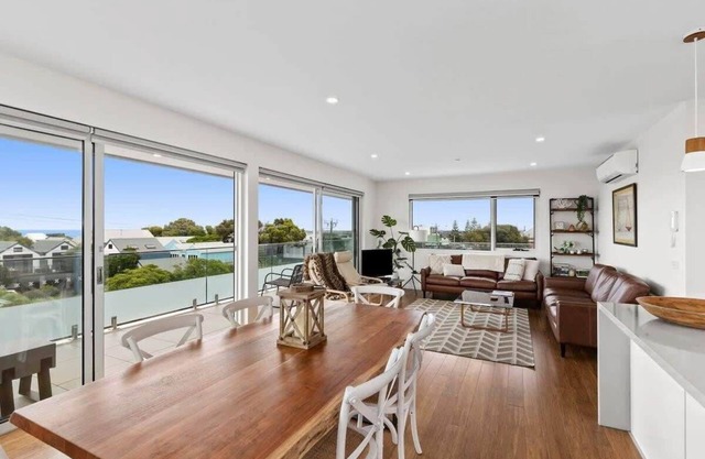 Penthouse Spectacular Ocean Views From Every Room