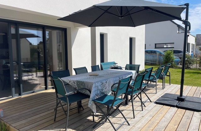 Penvins, House sleeps 6 5 min walk from the beach