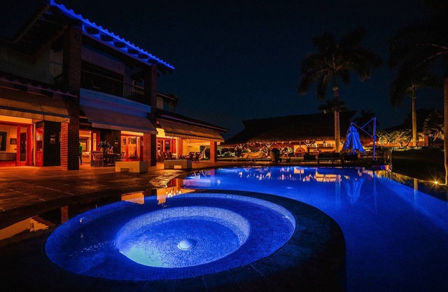 Per002 - Luxury house with pool in Pereira