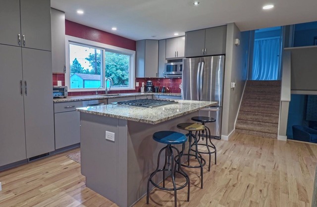 Perfect Boulder getaway, ideal location with hiking & biking right out the door!