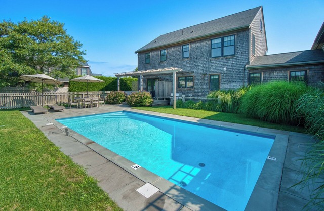 Perfect Family Vacation Home! Heated Salt Water Pool - Car Ferry Tix Available