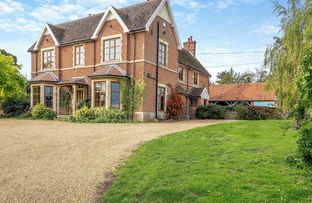 Perfect for a celebration, special occasion, or a large family reunion.