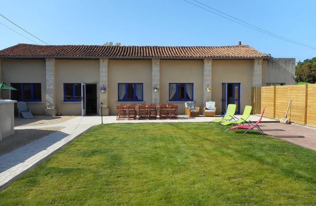 Perfect for a large gathering with family and friends - up to 14 people