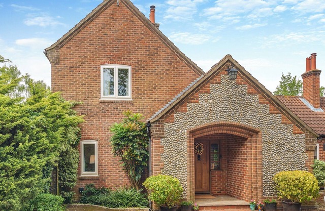 Perfect for family and friends get togethers to enjoy coast and countryside.