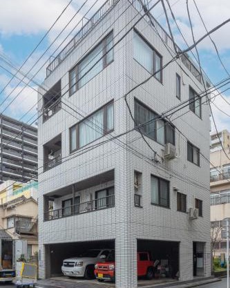 Perfect for Families and Groups Spacious 197m2 Home with 8 BR & 3 BA Up to 15 ppl in Ryogoku with Parking and 3 Stations