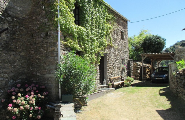Perfect combination of hiking and beach. Cosy holiday flat for 2 to 6 persons.