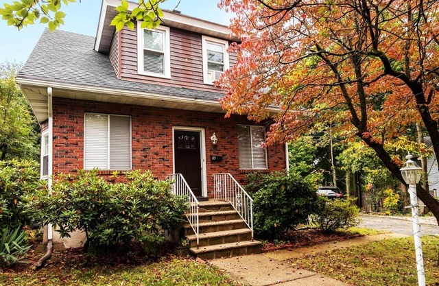 Perfect Getaway in Historic NewtonHighland (CDC Safe)