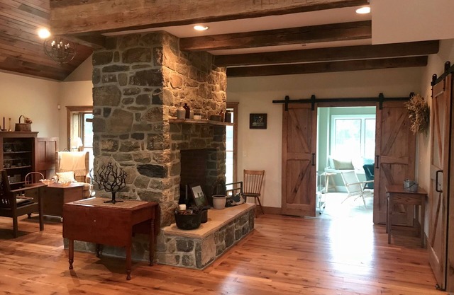Perfect Getaway; Rustic and Contemporary; Secluded yet close to attractions.